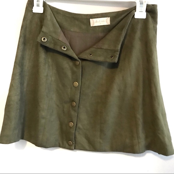 🌵3/$20 NWT Altar’d state suede olive skirt - Picture 2 of 5